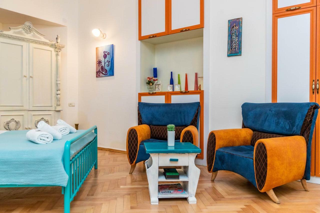 ★ Blue Door Rhapsody ★ - Special Stay In Old Town! Tbilisi Esterno foto