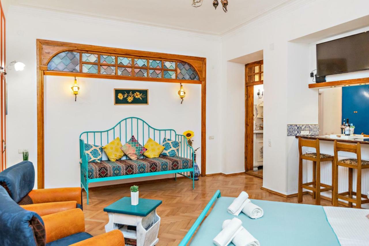 ★ Blue Door Rhapsody ★ - Special Stay In Old Town! Tbilisi Esterno foto