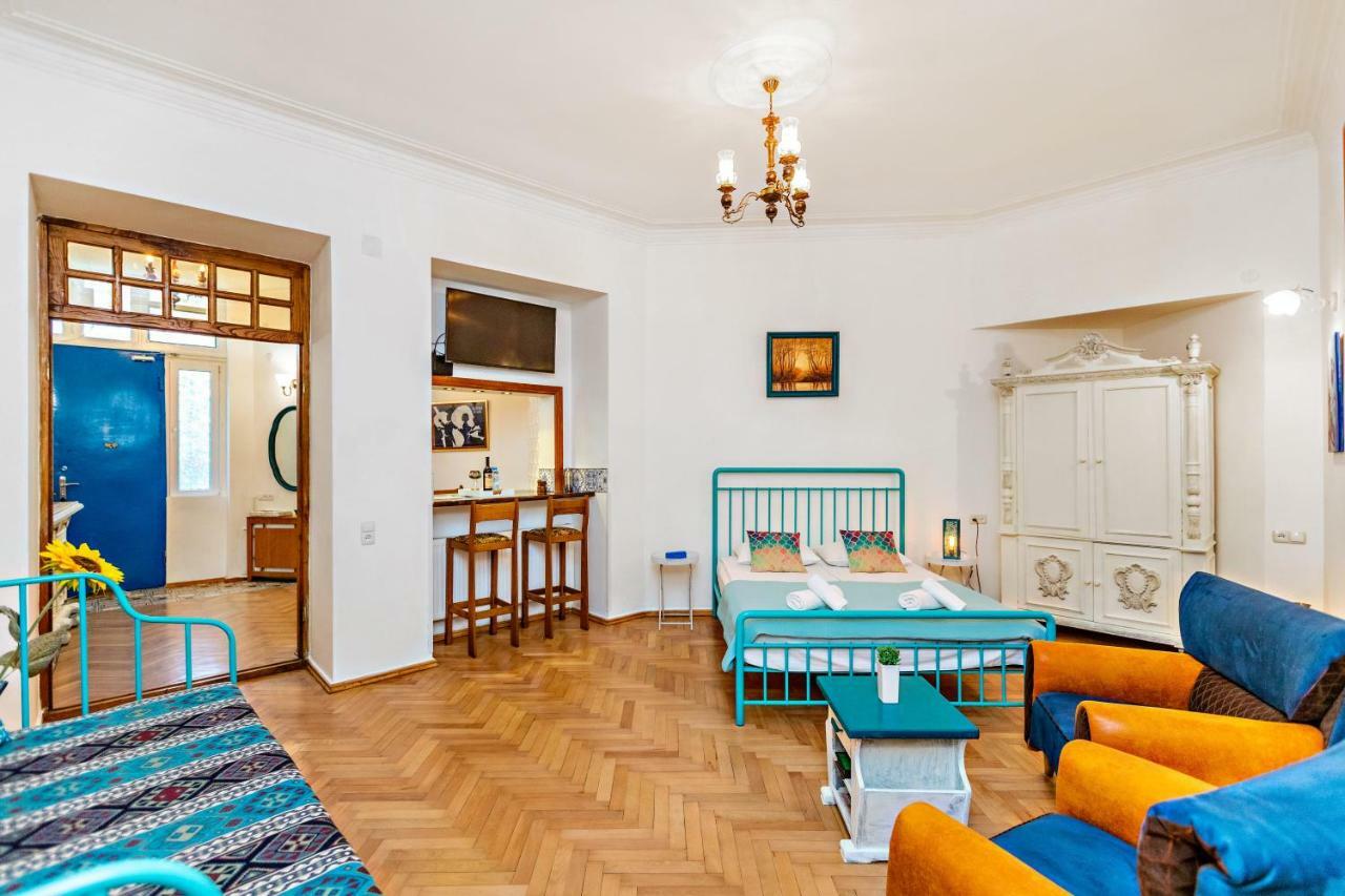 ★ Blue Door Rhapsody ★ - Special Stay In Old Town! Tbilisi Esterno foto